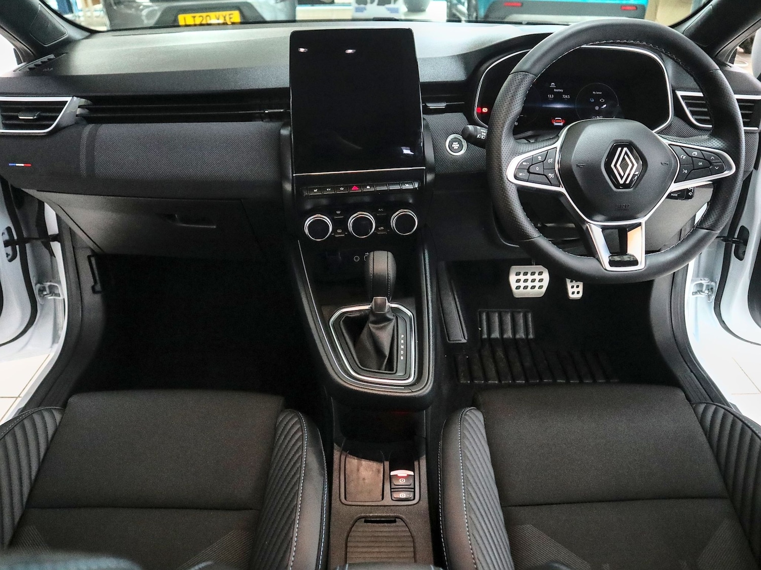 Used Renault Clio 2024 for sale - 77465968: Photo 24