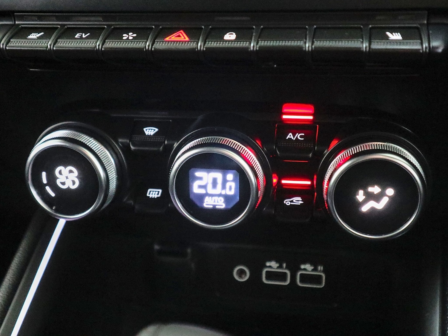 Used Renault Clio 2024 for sale - 77465968: Photo 38