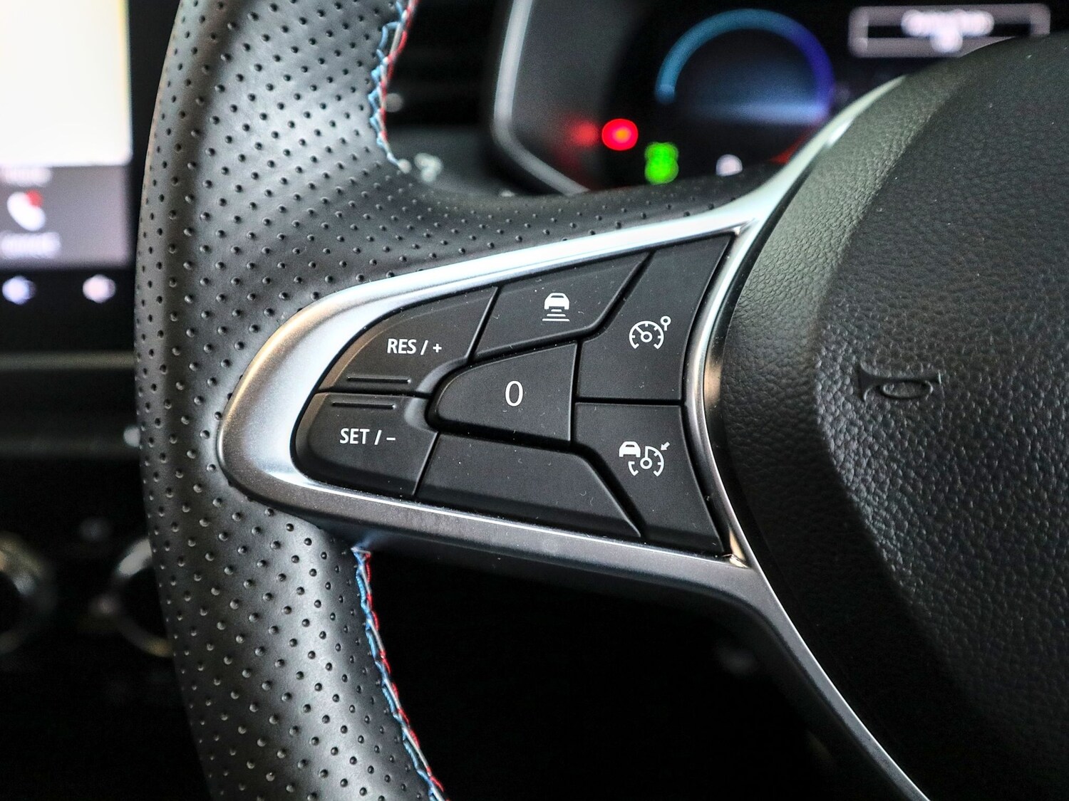 Used Renault Clio 2024 for sale - 77465968: Photo 40