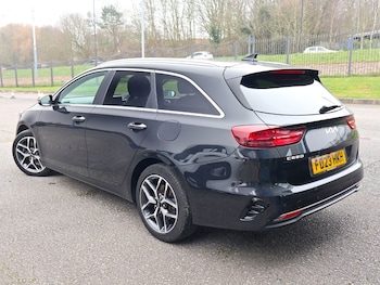 Used Kia Ceed 2023 for sale - 77807398: Photo