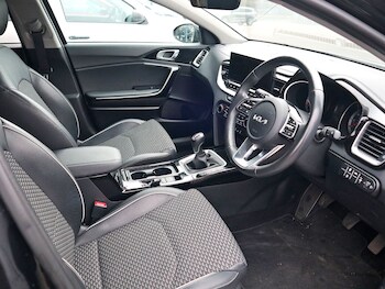 Used Kia Ceed 2023 for sale - 77807398: Photo