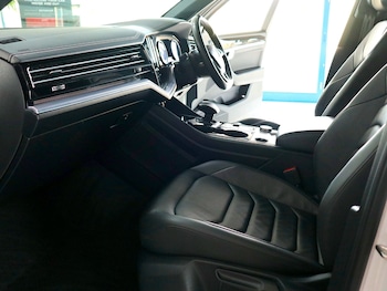 Used Volkswagen Touareg 2018 for sale - 75446837: Photo