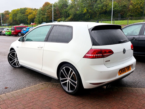Used Volkswagen Golf 2016 for sale - 76165372: Photo 2