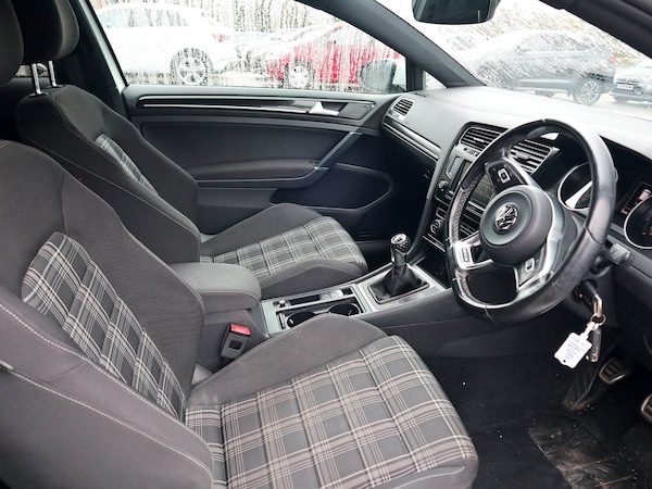 Used Volkswagen Golf 2016 for sale - 76165372: Photo 3