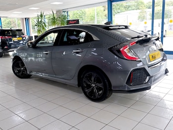 Used Honda Civic 2019 for sale - 75255999: Photo