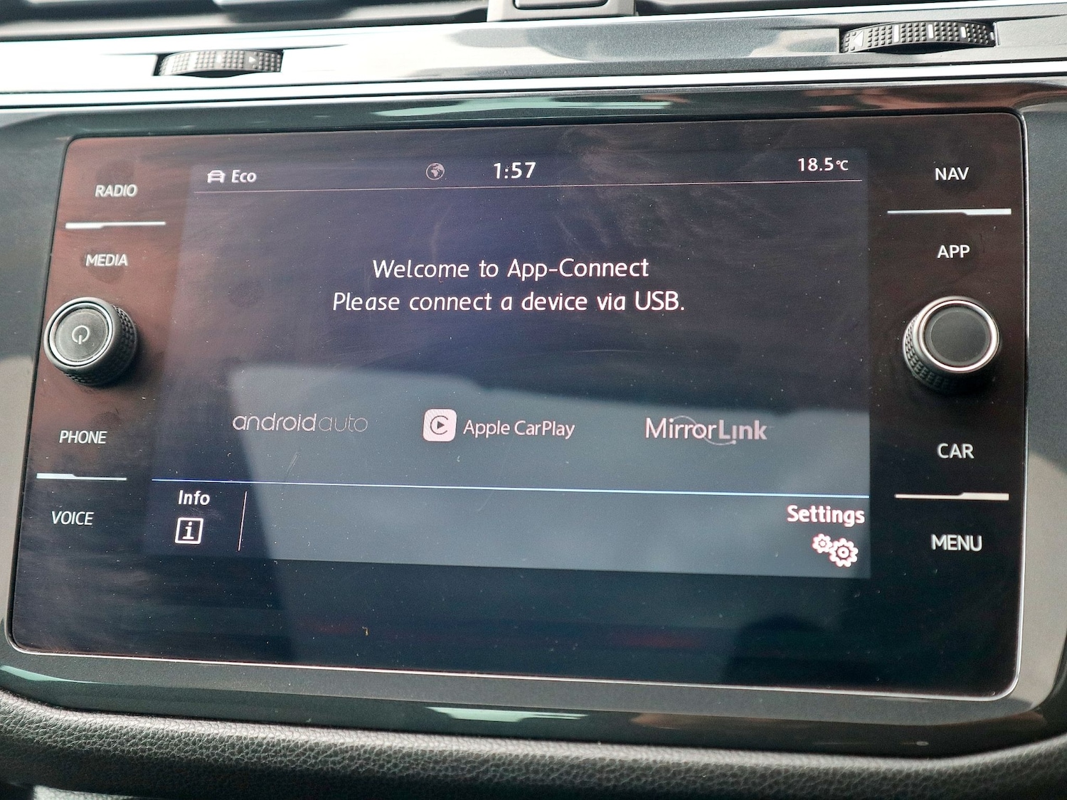 Used Volkswagen Tiguan 2020 for sale - 76120492: Photo 35