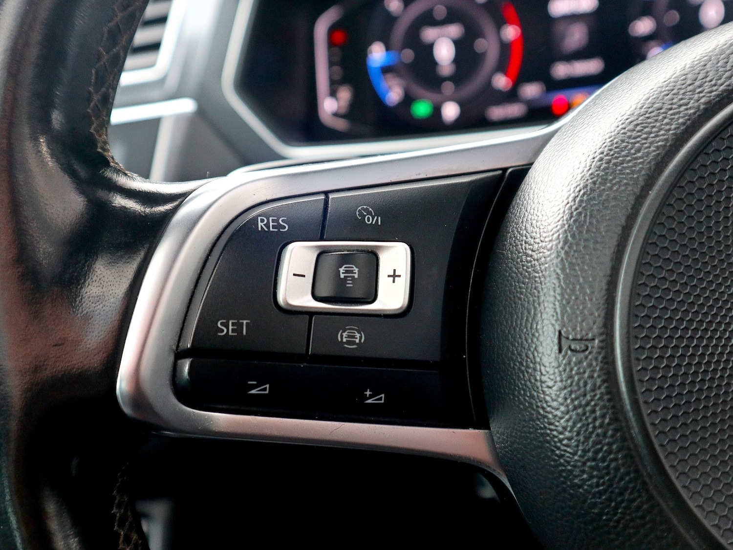 Used Volkswagen Tiguan 2020 for sale - 76120492: Photo 43