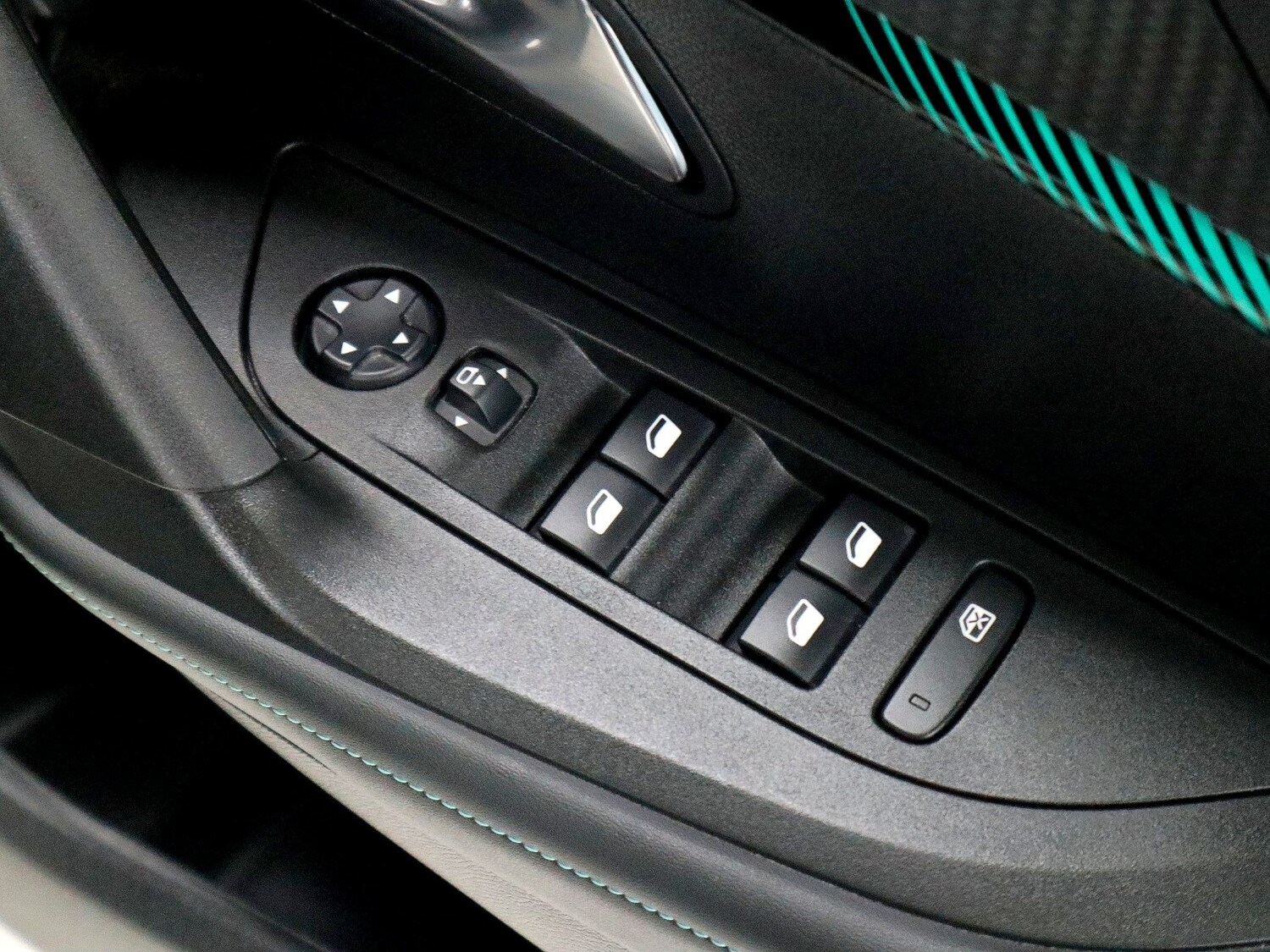 Used Peugeot 2008 2022 for sale - 76497632: Photo 24