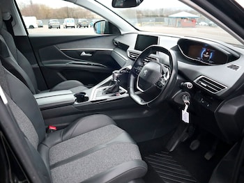 Used Peugeot 5008 2020 for sale - 77028275: Photo