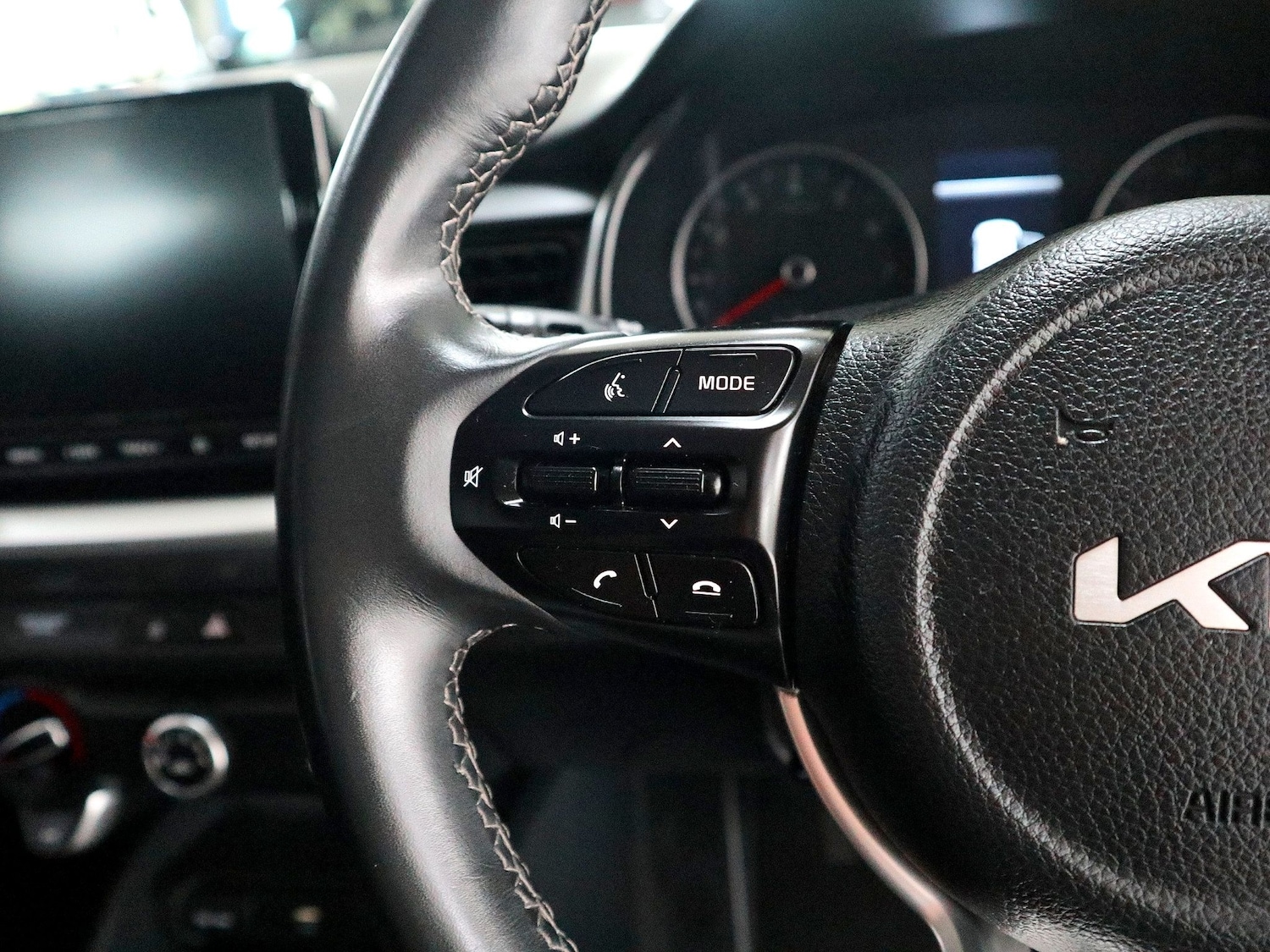 Used Kia Stonic 2022 for sale - 76120494: Photo 24