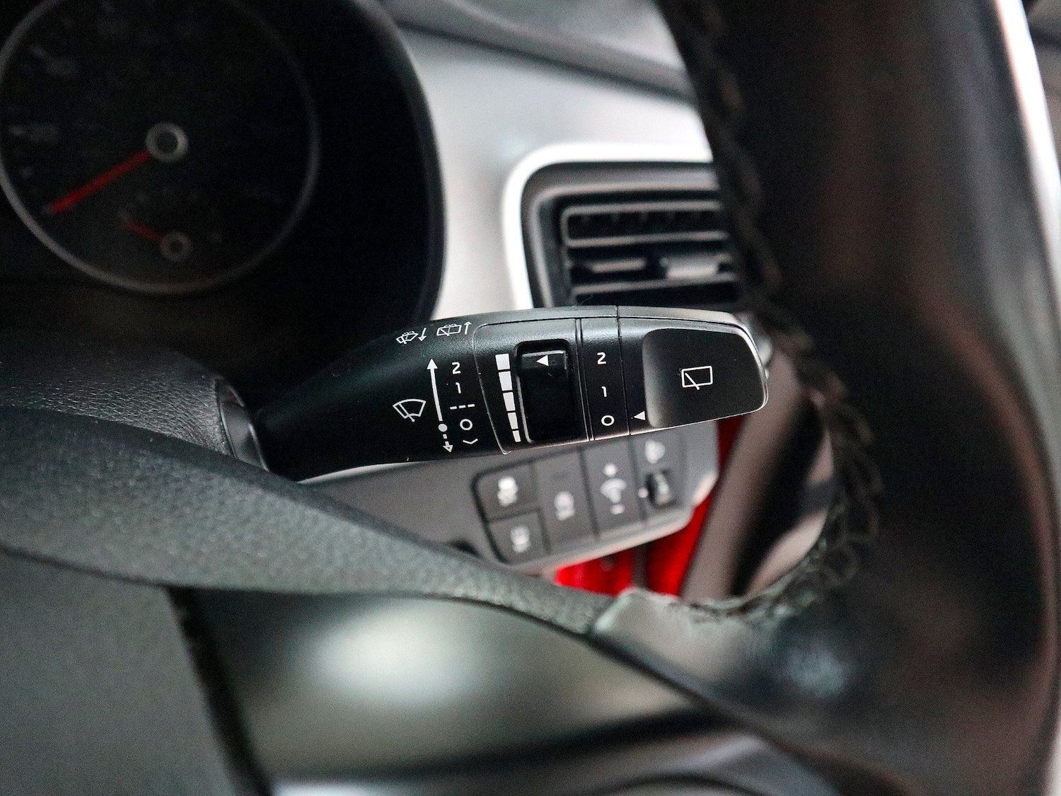 Used Kia Stonic 2022 for sale - 76120494: Photo 27