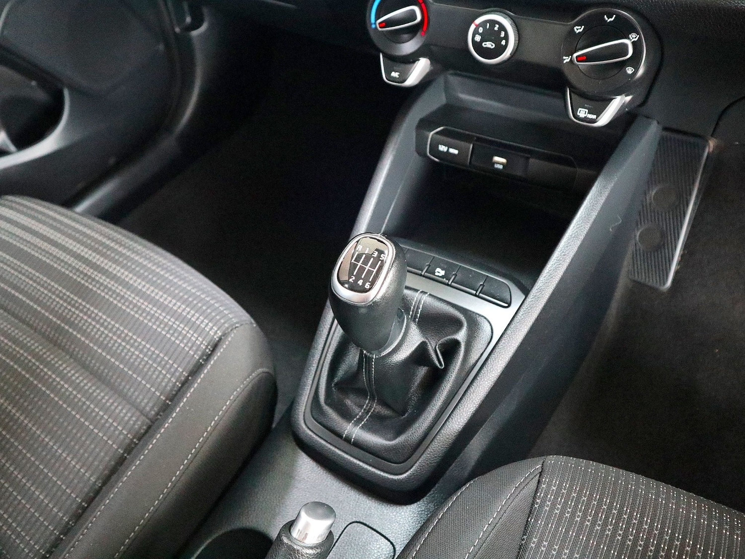Used Kia Stonic 2022 for sale - 76120494: Photo 28