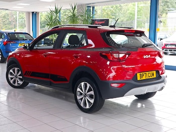 Used Kia Stonic 2022 for sale - 76120494: Photo 2