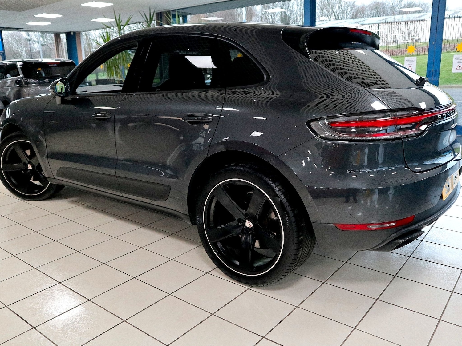 Used Porsche Macan 2021 for sale - 77129759: Photo 14