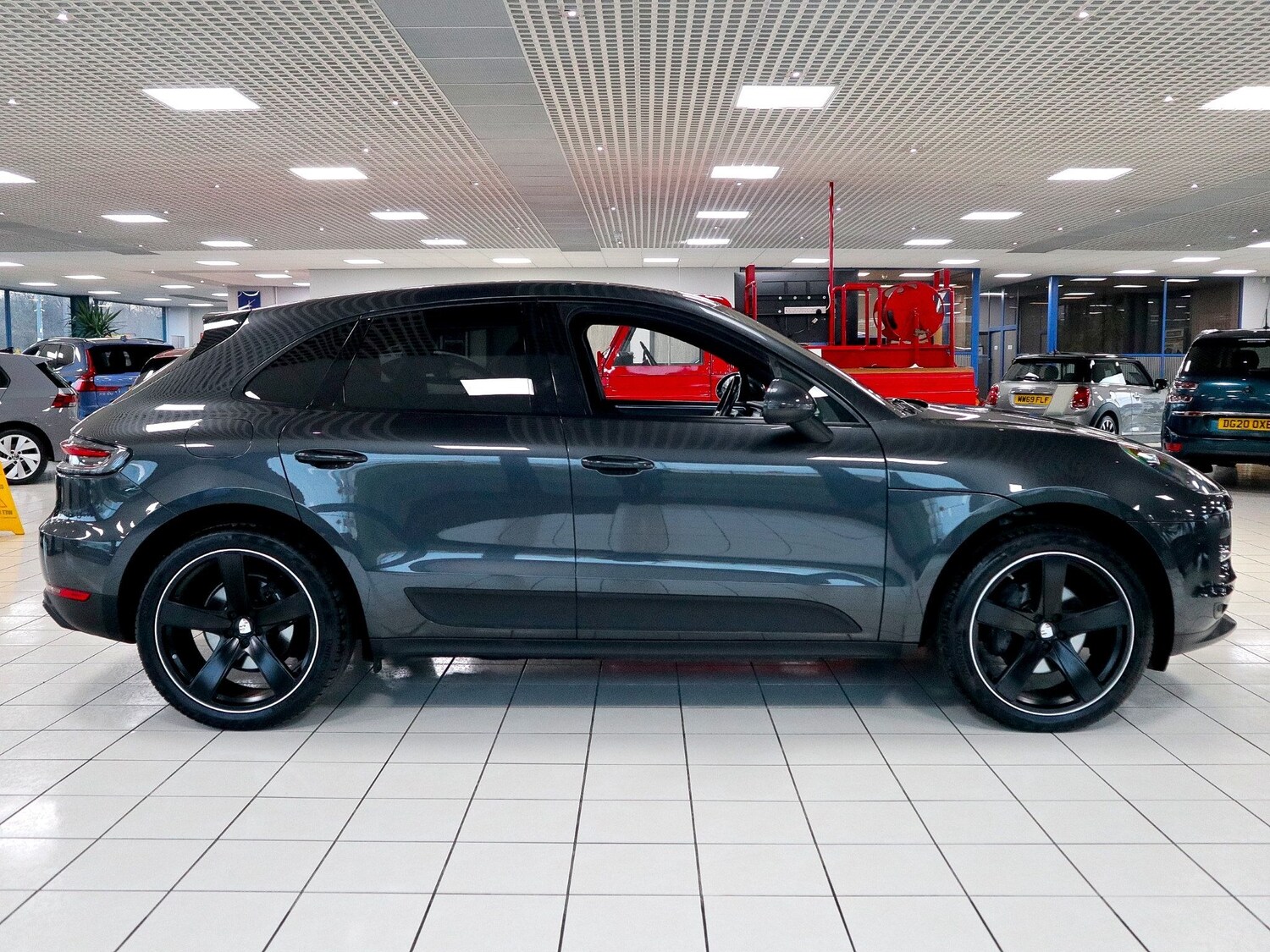 Used Porsche Macan 2021 for sale - 77129759: Photo 6