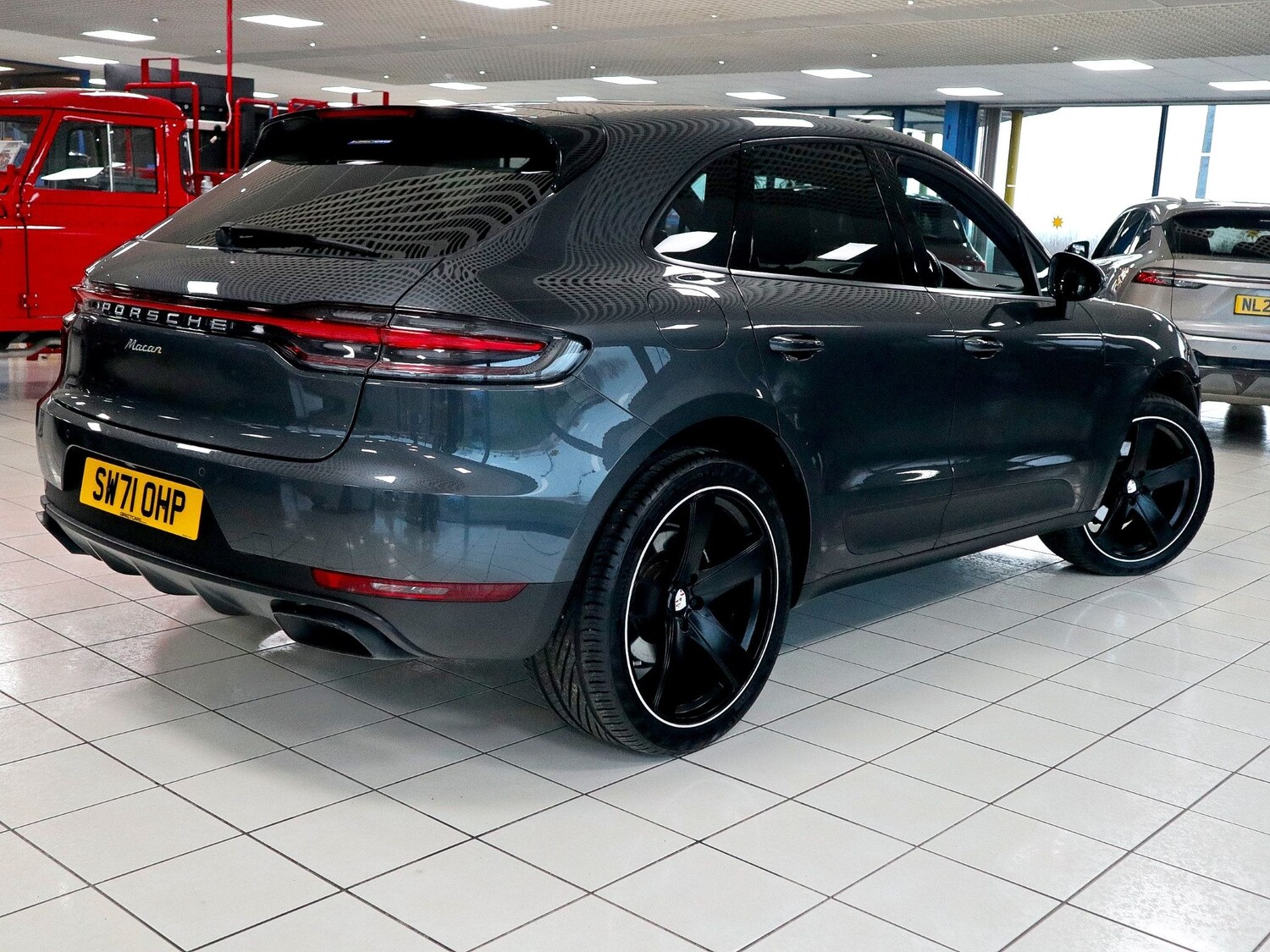 Used Porsche Macan 2021 for sale - 77129759: Photo 7