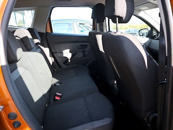 Used Dacia Duster 2021 for sale - 75976188: Photo