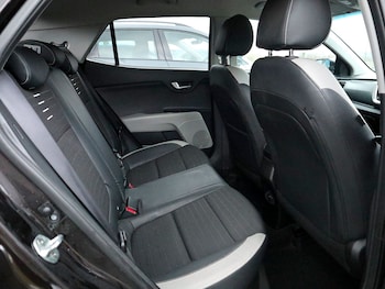 Used Kia Stonic 2018 for sale - 77495015: Photo