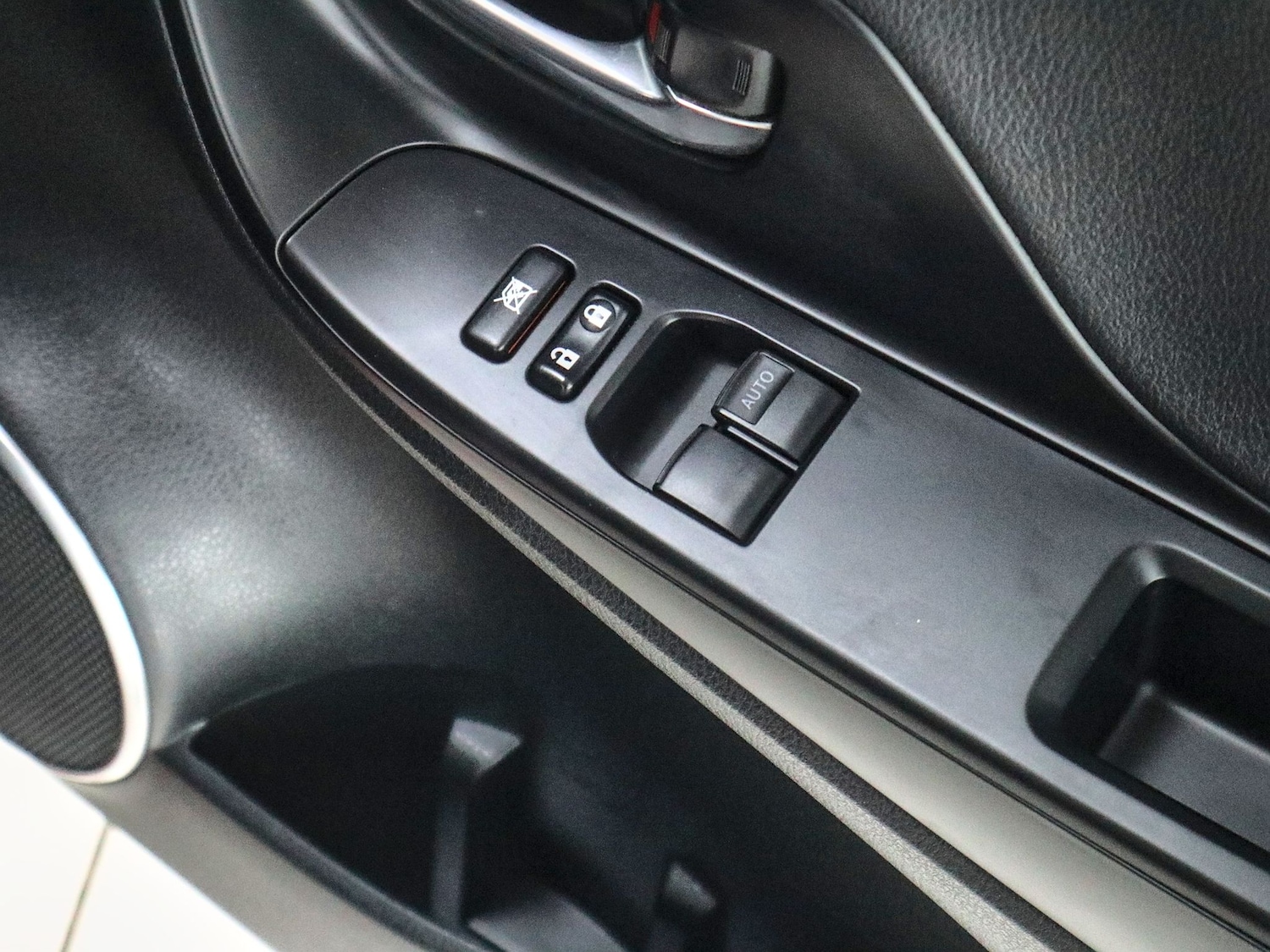 Used Toyota Yaris 2020 for sale - 77656516: Photo 27