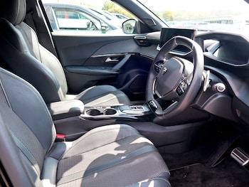 Used Peugeot 2008 2024 for sale - 75599200: Photo