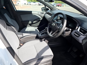 Used Renault Clio 2024 for sale - 75476270: Photo