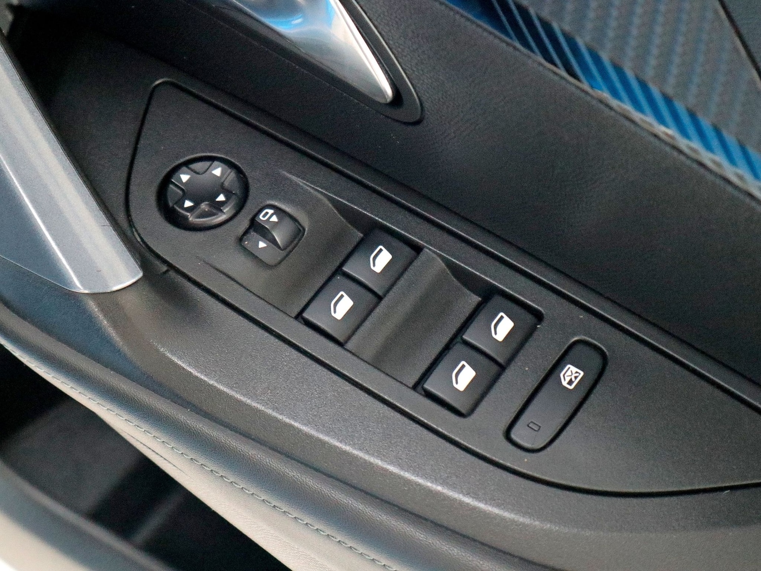 Used Peugeot 2008 2020 for sale - 78155707: Photo 24