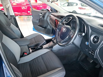 Used Toyota Auris 2017 for sale - 75151888: Photo