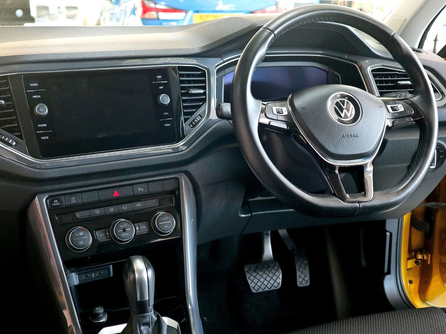 Used Volkswagen T-Roc 2021 for sale - 76741483: Photo 23