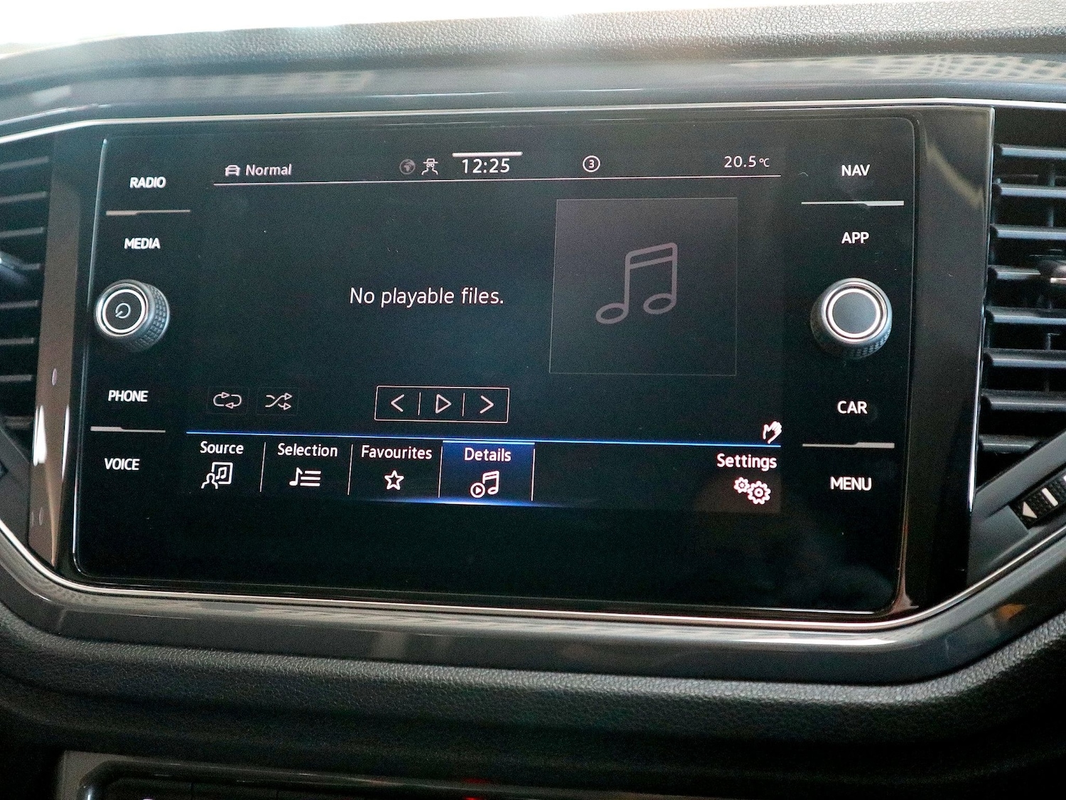 Used Volkswagen T-Roc 2021 for sale - 76741483: Photo 28