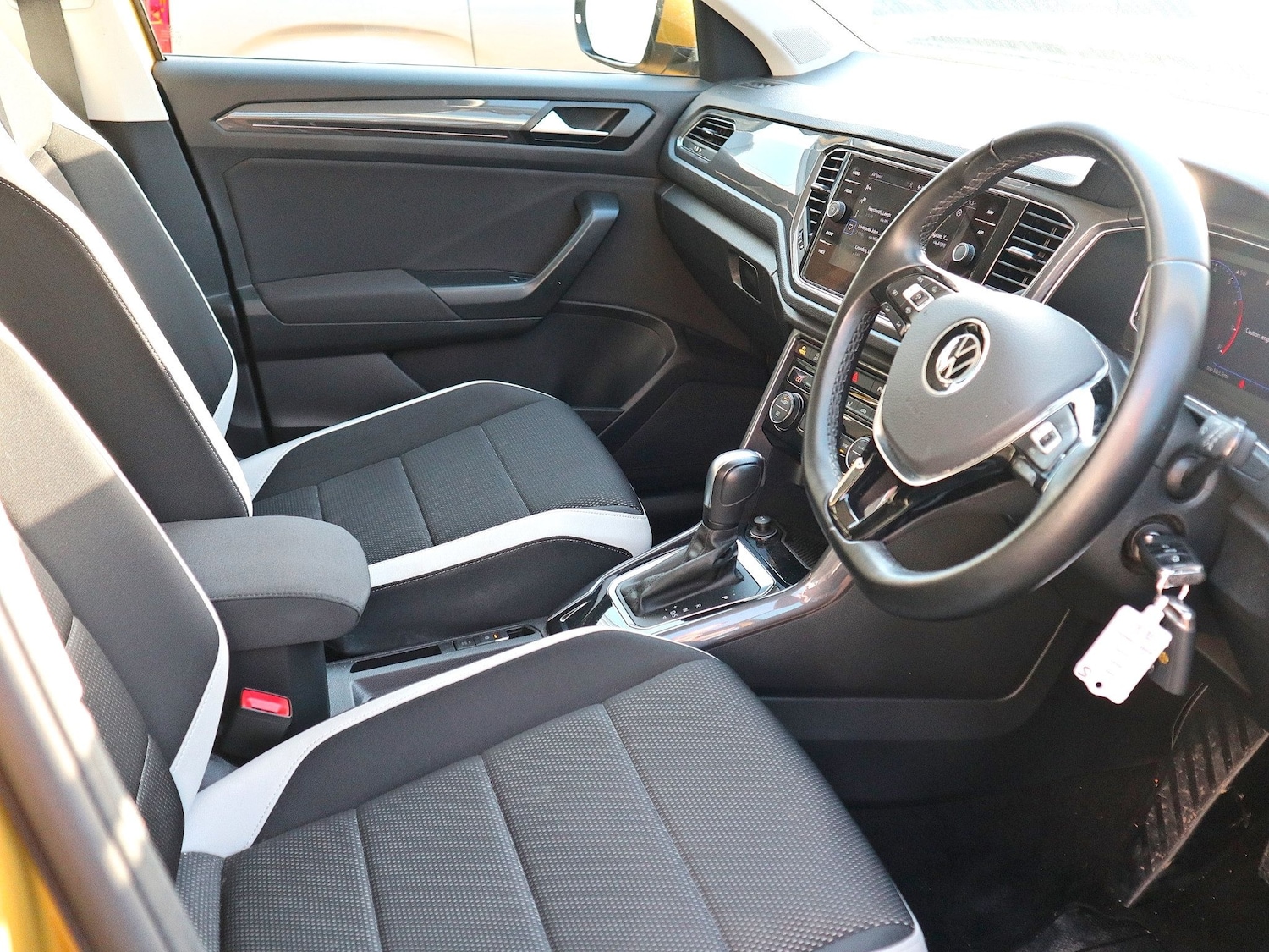 Used Volkswagen T-Roc 2021 for sale - 76741483: Photo 3