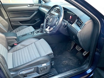 Used Volkswagen Passat 2019 for sale - 76799552: Photo