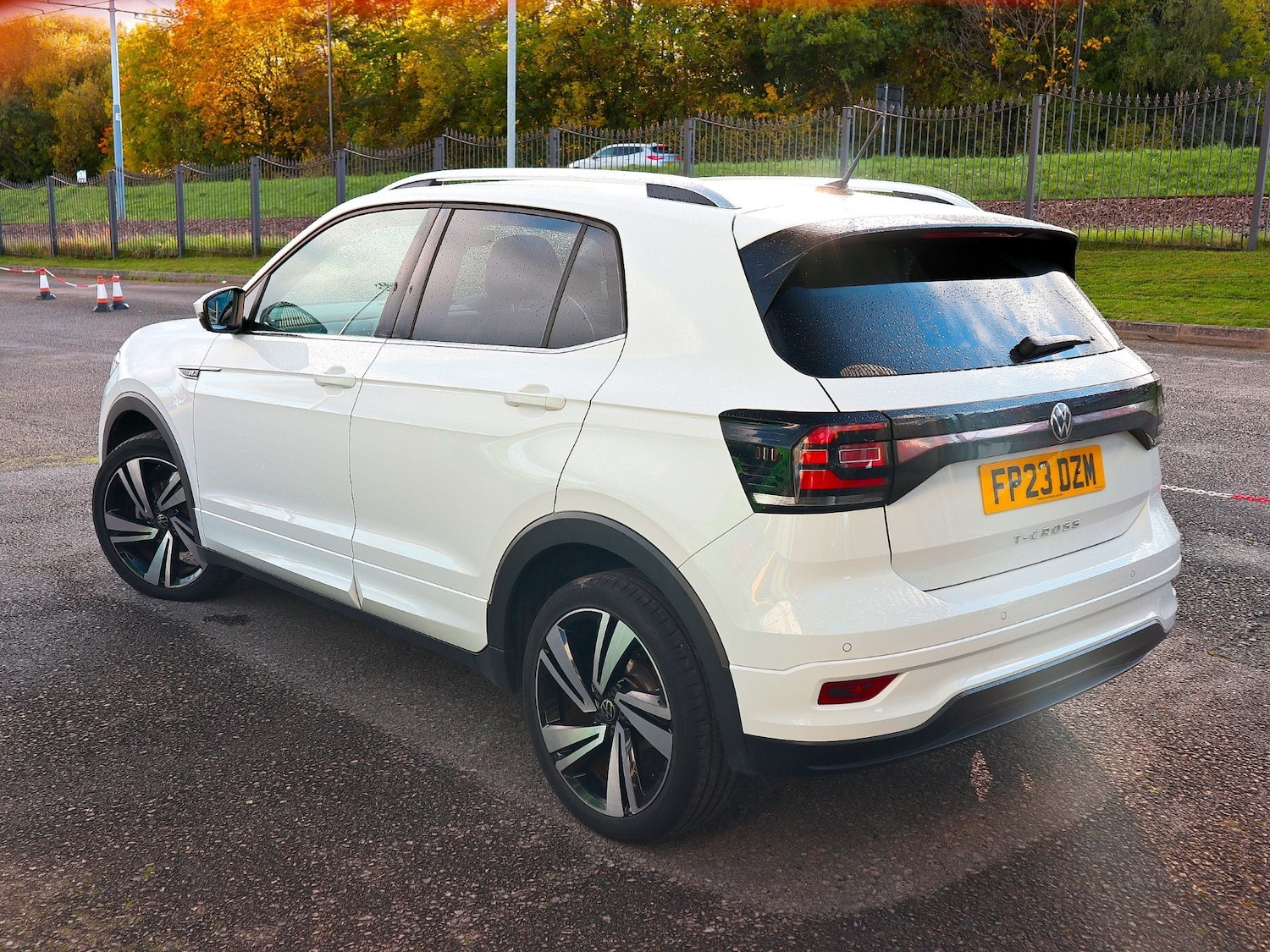 Used Volkswagen T-Cross 2023 for sale - 76369503: Photo 2