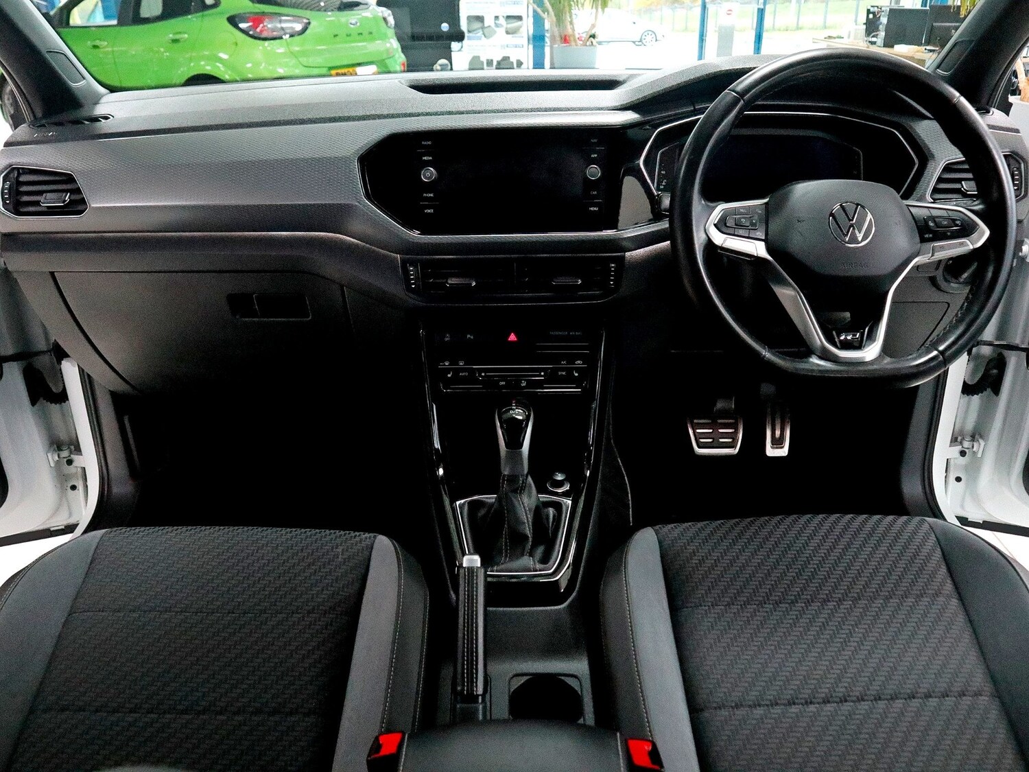 Used Volkswagen T-Cross 2023 for sale - 76369503: Photo 24