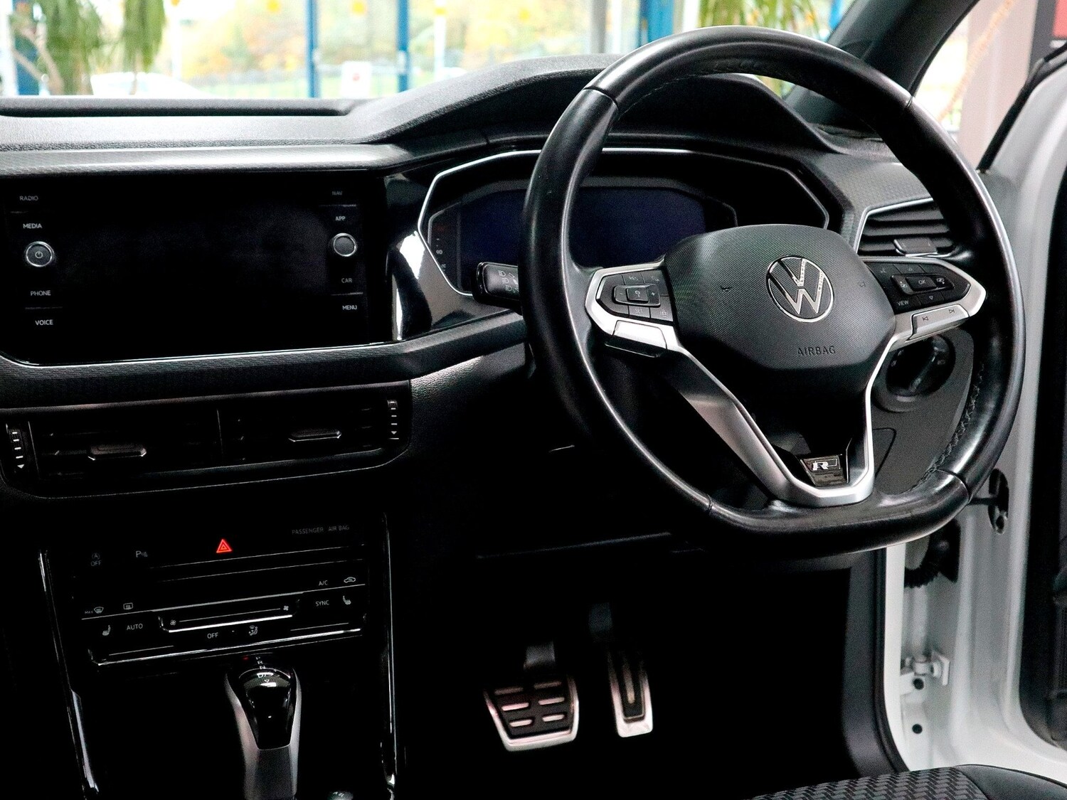 Used Volkswagen T-Cross 2023 for sale - 76369503: Photo 25