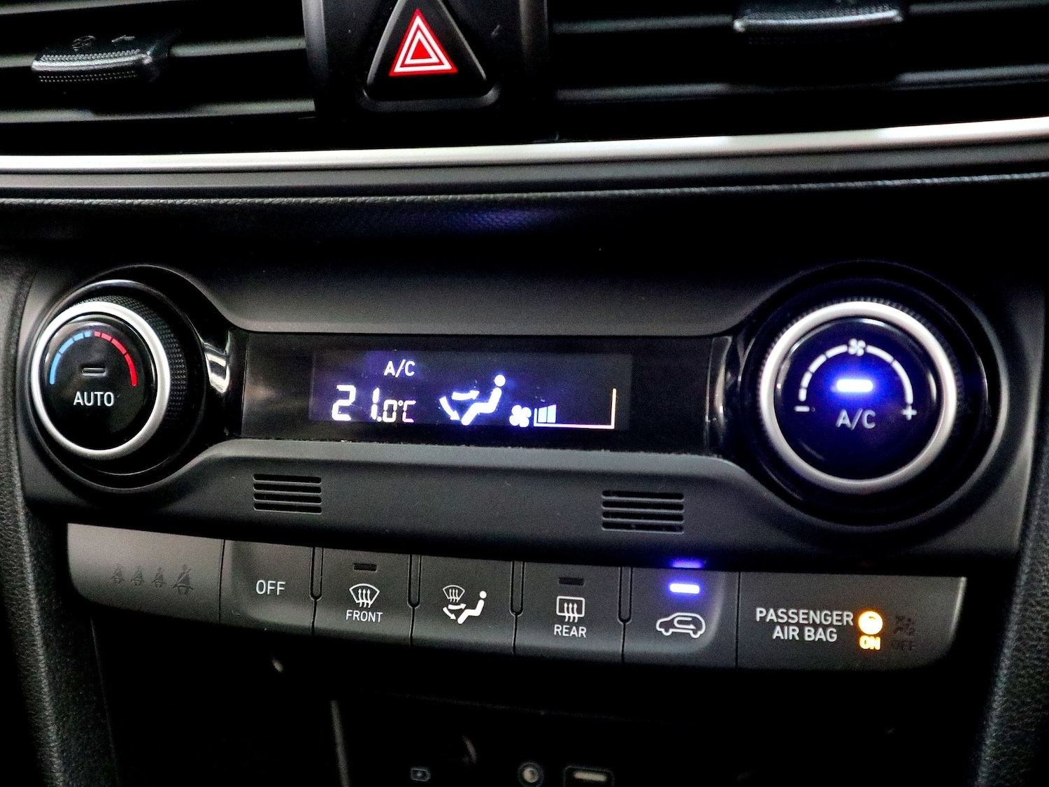 Used Hyundai KONA 2018 for sale - 76627525: Photo 32