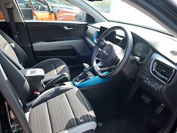 Used Kia Stonic 2024 for sale - 78346389: Photo