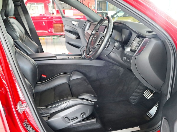 Used Volvo XC60 2018 for sale - 74956573: Photo 3