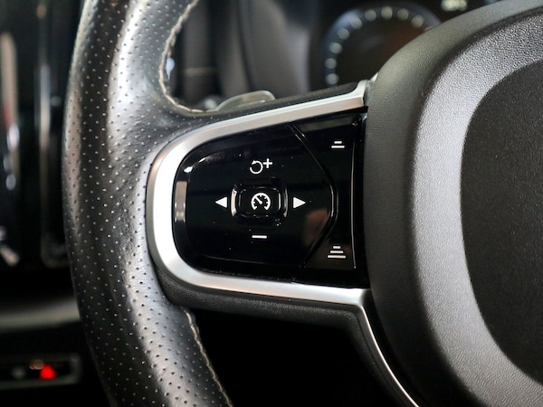 Used Volvo XC60 2018 for sale - 74956573: Photo 40