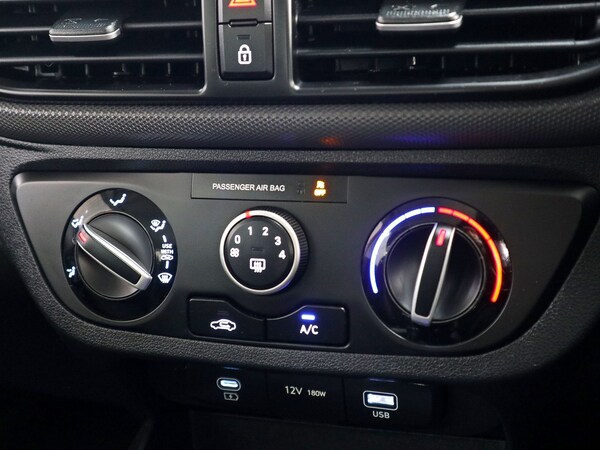 Used Hyundai i10 2023 for sale - 74179311: Photo 32