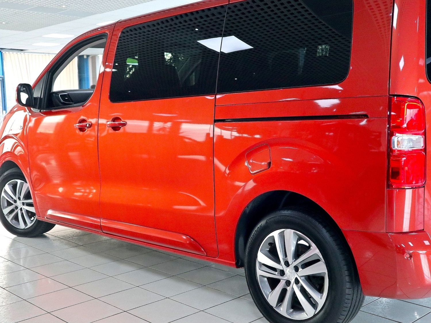 Used Peugeot Traveller 2020 for sale - 76571311: Photo 13