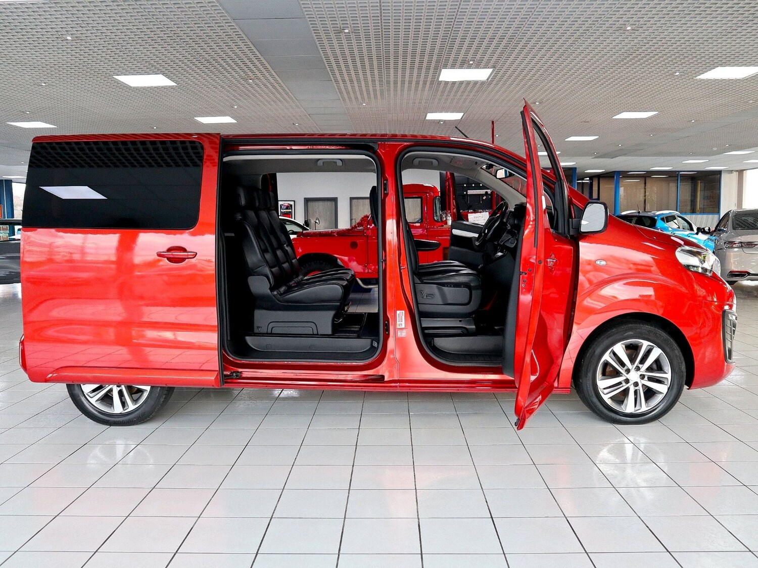 Used Peugeot Traveller 2020 for sale - 76571311: Photo 17