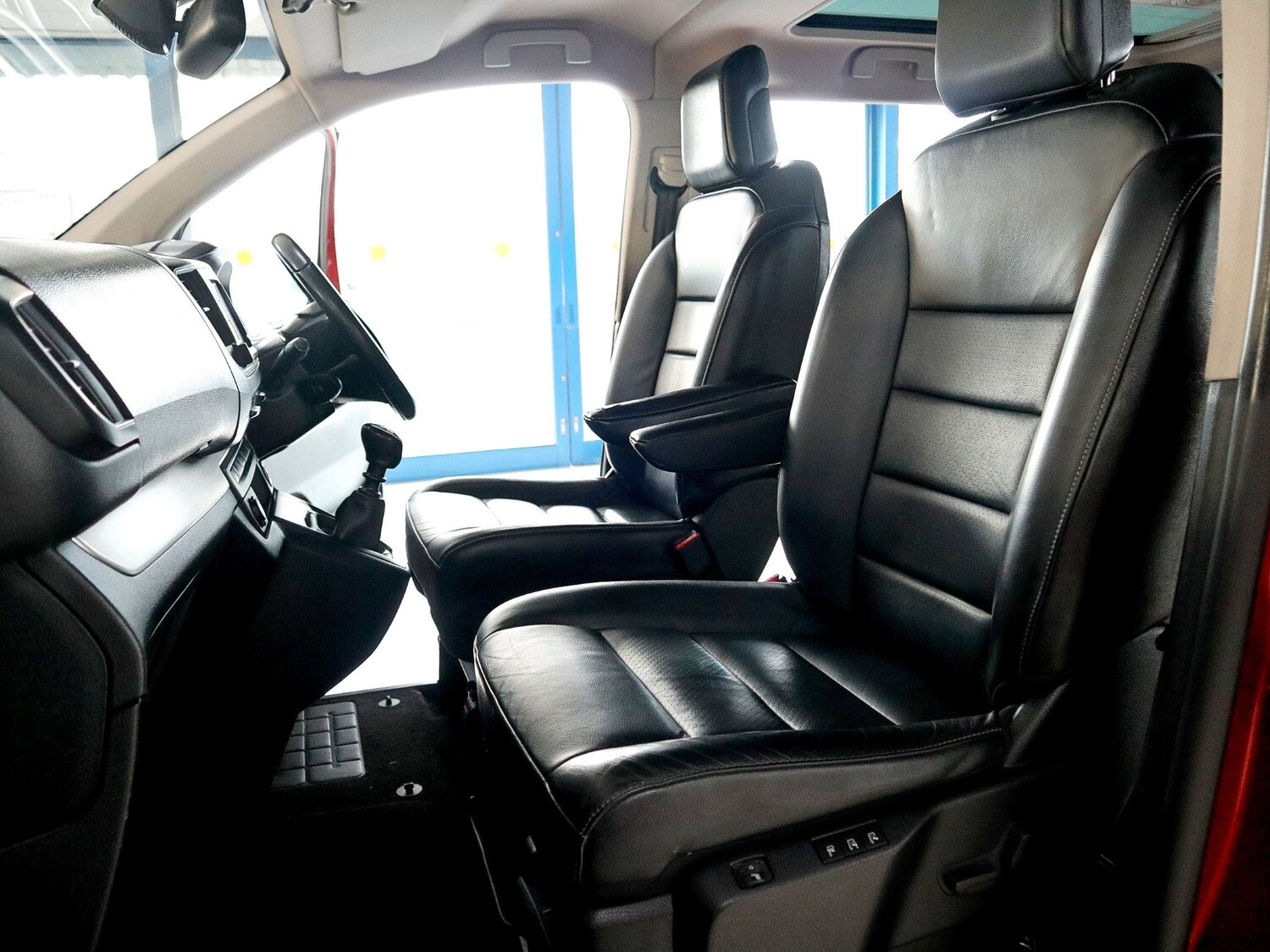 Used Peugeot Traveller 2020 for sale - 76571311: Photo 27