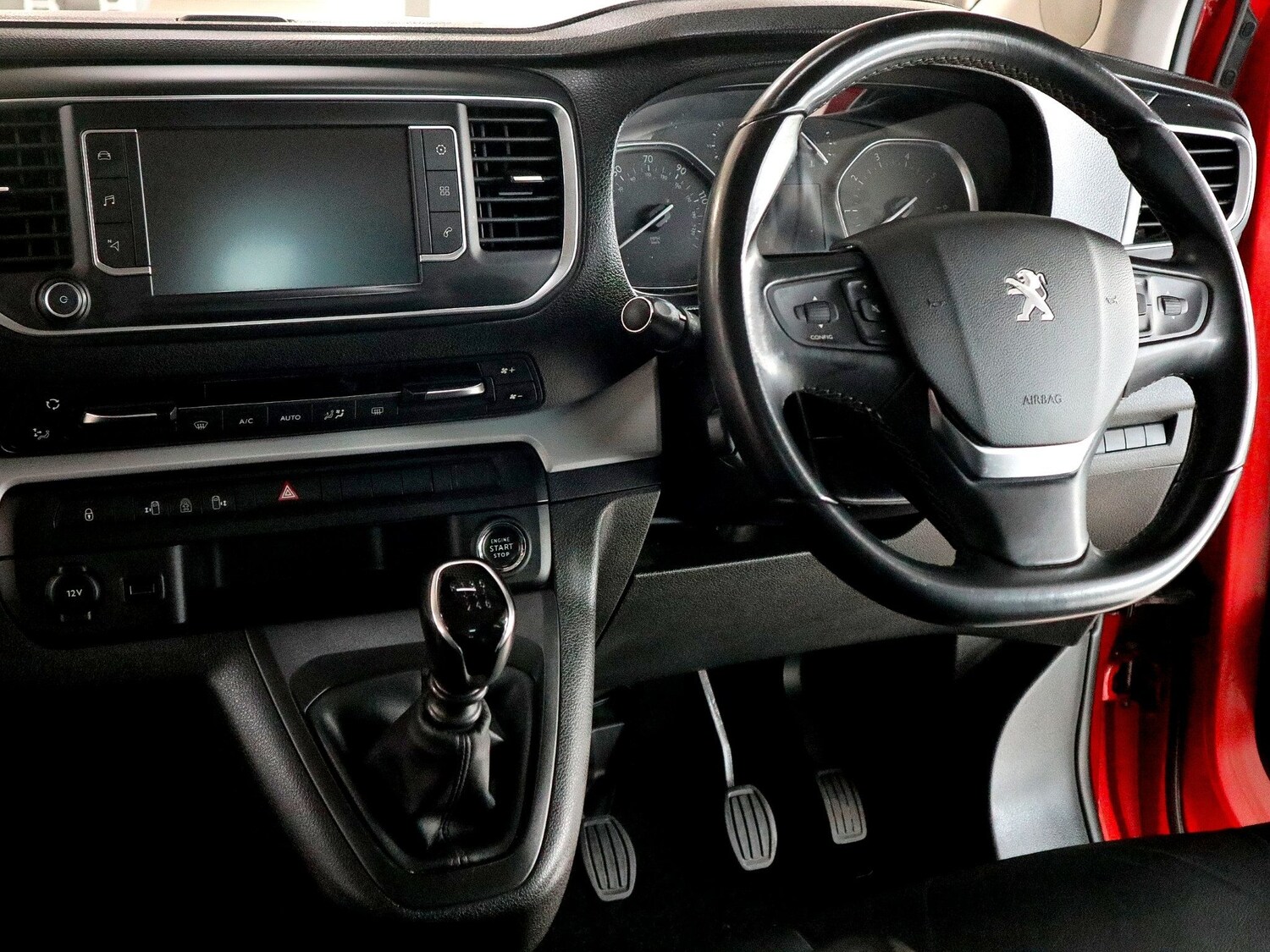 Used Peugeot Traveller 2020 for sale - 76571311: Photo 29