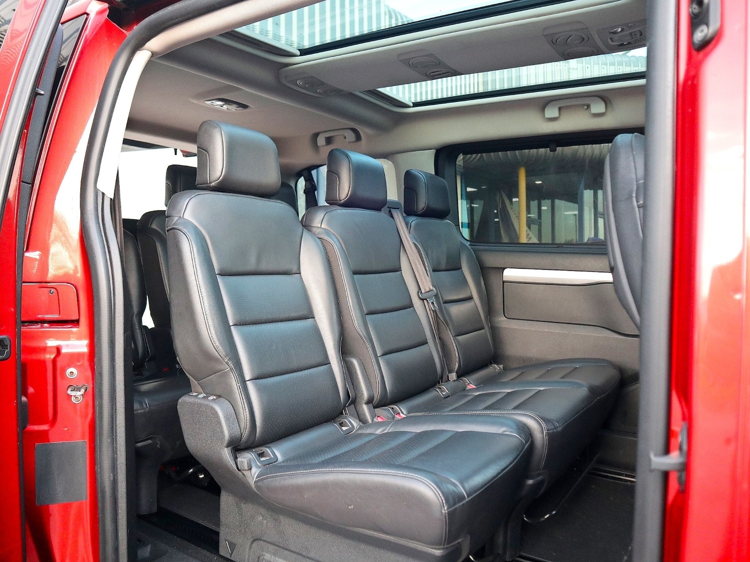 Used Peugeot Traveller 2020 for sale - 76571311: Photo 4