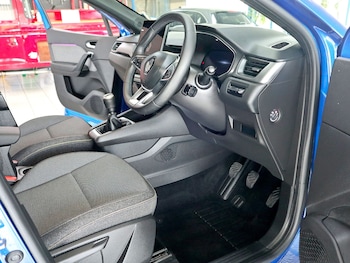 Used Renault Captur 2024 for sale - 75899681: Photo