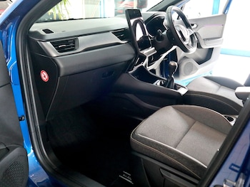 Used Renault Captur 2024 for sale - 75899681: Photo