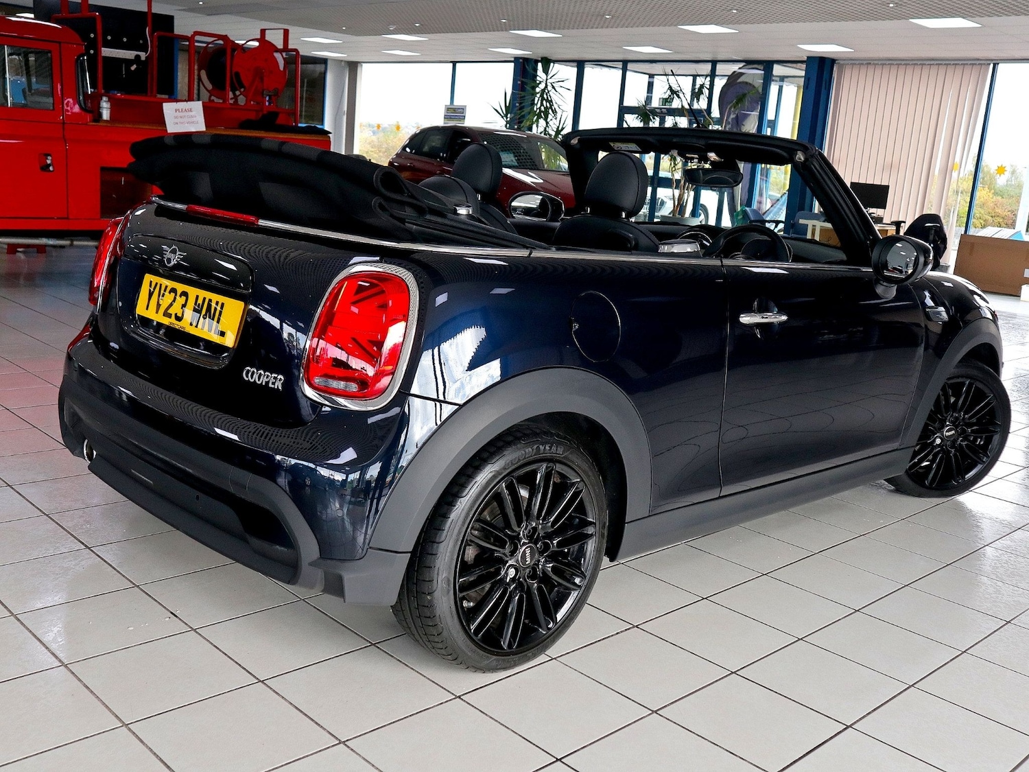 Used MINI Convertible 2023 for sale - 76058330: Photo 14