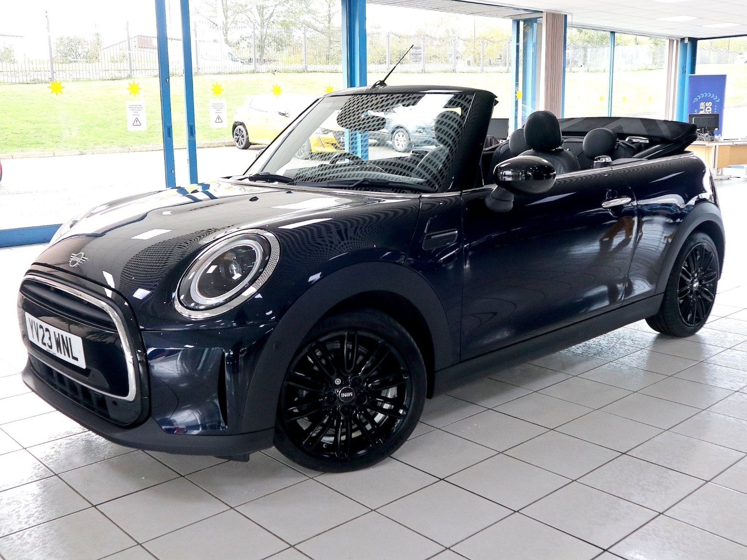 Used MINI Convertible 2023 for sale - 76058330: Photo 16