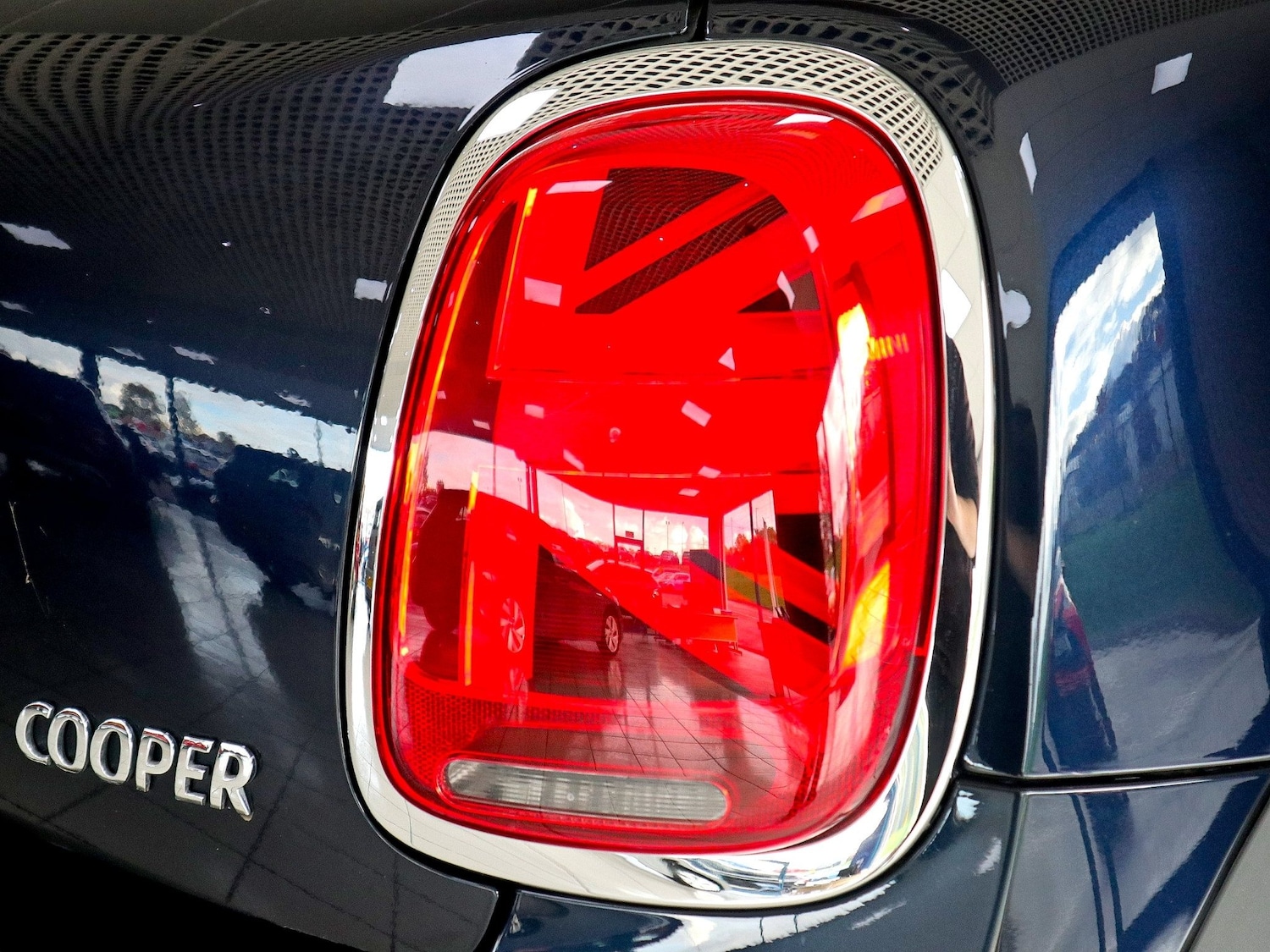 Used MINI Convertible 2023 for sale - 76058330: Photo 19