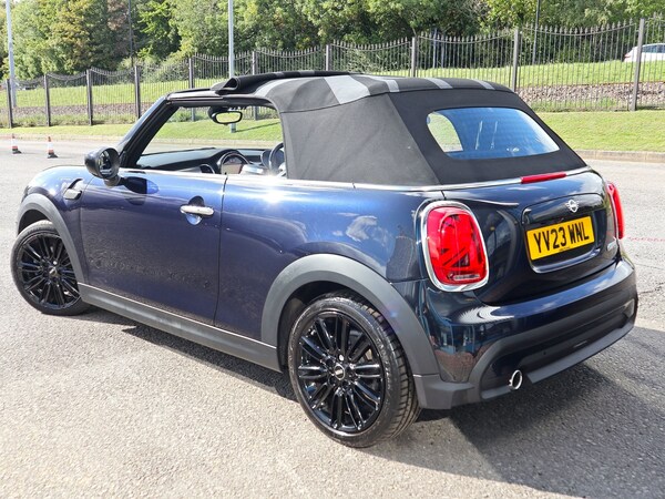 Used MINI Convertible 2023 for sale - 76058330: Photo 2